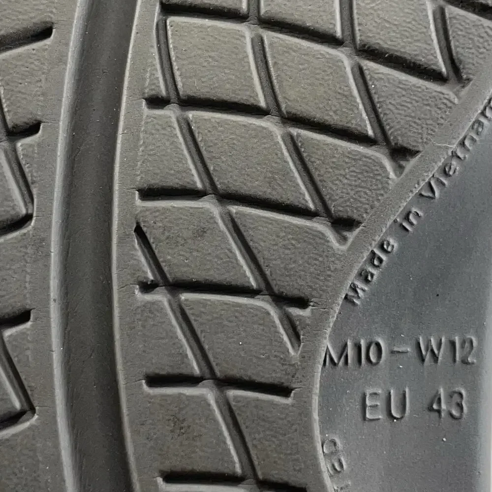 Oofos Ooriginal Flip Flops Mens Size 10 Womens Size 12 Gray Comfort Recovery